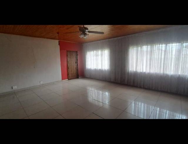 3 BEDROOM HOUSE FOR SALE IN VANDERBIJLPARK SW 1